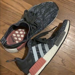 Adidas NMD charcoal pink